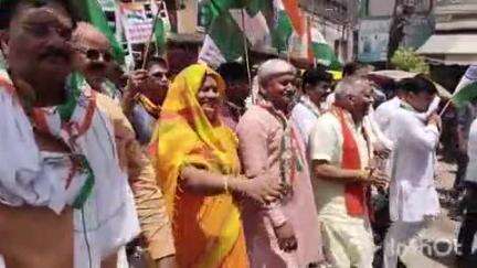 डबरा में भाजपा नेताओं ने निकाली तिरंगा यात्रा, ऑपरेशन सिंदूर में भारतीय सेना के पराक्रम का किया अभिनंदन