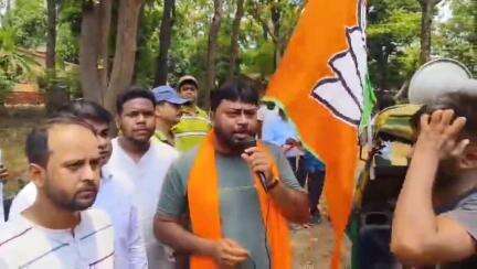 ফরিদপুর দুর্গাপুর: তীব্র দাবদহে এলাকায় এলাকায় পানীয় জলের সংকট এই দাবি তুলে ৩ নং বোরো অফিস ঘেরাও বিজেপির #jansamasya