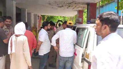 शिकोहाबाद: जिला सयुक्त चिकित्सालय स्वास्थ्य विभाग के LT की संदिग्ध परिस्थिति में मौत