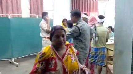 মেদিনীপুর: কেশপুরের ধর্মপুর এলাকায় তিলকাটাকে কেন্দ্র করে সংঘর্ষ! মাথা ফাটলো চারজনের! চারজনকে নিয়ে আসা হলো মেদিনীপুরে