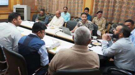 कल्पा: उपायुक्त कार्यालय सभागार में सड़क सुरक्षा समिति की बैठक आयोजित, DC ने की अध्यक्षता