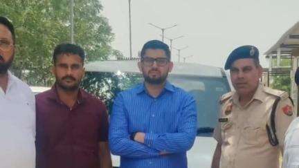 रानिया: गांव शमिन्द्र सिंह थेहड़ क्षेत्र से पुलिस ने 25 किलोग्राम चूरा पोस्त के साथ 2 बाइक सवार तस्करों को किया गिरफ्तार