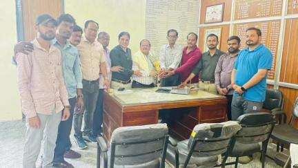 तिरोडा: कुणबी समाज बहुउद्देशीय संस्था तिरोडा तालुक्याच्या वतीने पंचायत समिती येथे नवनियुक्त गटविकास अधिकारी यांचा सत्कार