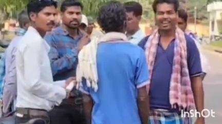 उदयपुर धरमजयगढ़: क्रिन्धा गांव के 50 से अधिक ग्रामीण राशन वितरण प्रणाली में धांधली की शिकायत लेकर कलेक्टर के पास पहुंचे