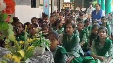 मधुपुर: मधुपुर के पीएम श्री राजकृत मध्य विद्यालय तिलक कला में समर कैंप का समापन, अंचल अधिकारी मौजूद रहे