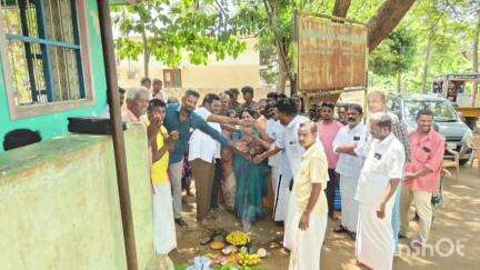 மேட்டுப்பாளையம்: காந்த வயல் பகுதியில் இருவது லட்சம் மதிப்பீட்டில் மழை நீர் மற்றும் கழிவுநீர் வடிகால் அமைக்க பூமி பூஜை நடைபெற்றது
