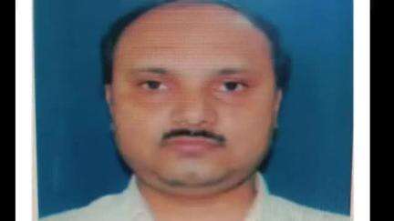 शाहजहांपुर: मुकरमपुर गांव के पास टैंकर की टक्कर से एसबीआई बैंक के मैनेजर की हुई दर्दनाक मौत, पुलिस ने शव पोस्टमार्टम के लिए भेजा