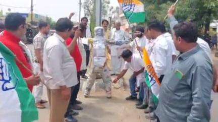 घोड़ाडोंगरी: कर्नल सोफिया कुरैशी पर आपत्तिजनक बयान के विरोध में घोड़ाडोंगरी में ब्लाक कांग्रेस कमेटी ने मंत्री विजय शाह का पुतला फूंका