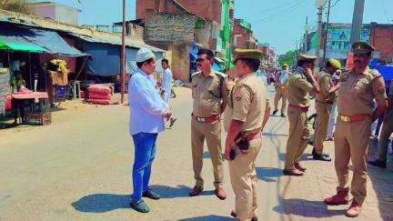 मंझनपुर: पुलिस की निगरानी में मंझनपुर समेत जिले की मस्जिदों में जुमा की नमाज सकुशल हुई सम्पन्न