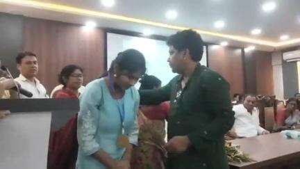 তমলুক: গণপতিনগরে জেলা পরিষদের উদ্যোগে উচ্চমাধ্যমিক পরীক্ষায় উত্তীর্ণ কৃতী পড়ুয়াদের সংবর্ধনা প্রদান, উপস্থিত সভাধিপতি