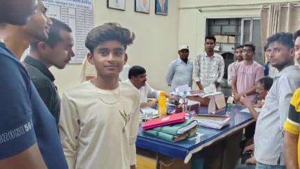 महासमुंद: मचेवा के ग्रामीणों ने ट्रांसफार्मर बदलने की मांग को लेकर महासमुंद विद्युत दफ्तर का किया घेराव