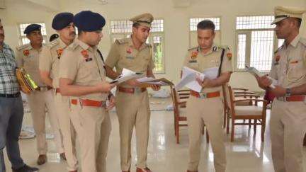 थानेसर: अम्बाला मंडल के पुलिस महानिरीक्षक अम्बाला पहुंचे, कुरुक्षेत्र पुलिस लाईन में NDPS एक्ट के तहत जब्त नशीले पदार्थों का निरीक्षण किया