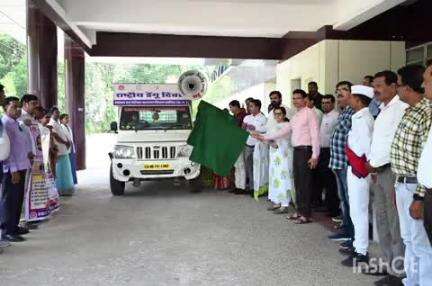 बैकुंठपुर: राष्ट्रीय डेंगू दिवस पर कोरिया के कलेक्टर ने जागरूकता रथ को हरी झंडी दिखाकर किया रवाना