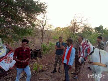 कोलारस: छैला वाले हनुमान जी मंदिर के पास सीमा ड्यूटी पर जाते समय CRPF जवानों ने इंसानियत का फर्ज निभाया