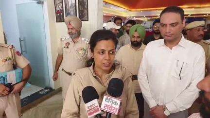 ਹੁਸ਼ਿਆਰਪੁਰ: ਸੀਐਮ ਦੀ ਆਮਦ ਦੇ ਮੱਦੇ ਨਜ਼ਰ ਸਚਿਨ ਪੈਲਸ ਵਿੱਚ ਡੀਸੀ ਨੇ ਲਿਆ ਪ੍ਰਬੰਧਾਂ ਦਾ ਜਾਇਜ਼ਾ
