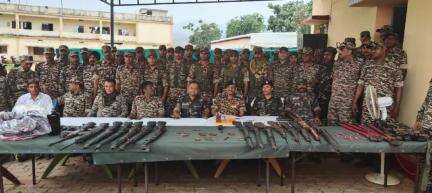 #giridihpolice एवं CRPF की संयुक्त कार्रवाई
अत्याधुनिक हथियारों का जखीरा,भारी मात्रा में विस्फोटक एवं अन्य सामग्री बरामद