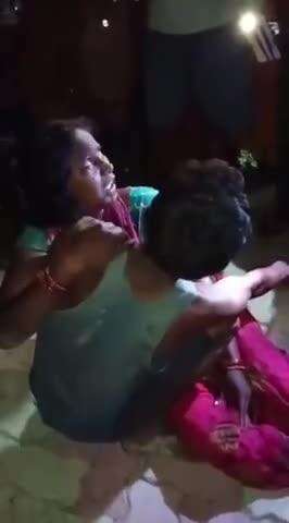 ग्राम योगीपुर वार्ड नंबर 4 में अपनी माँ ने चलवाई गोली बेटी और दामाद पर 12 बजे रात में आ कर के मामला 15/5/2025 को