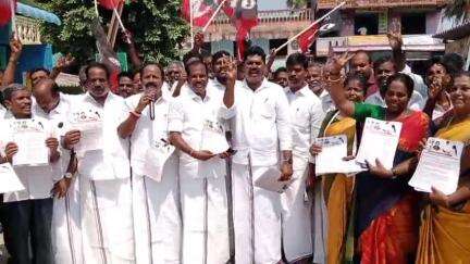 மதுராந்தகம்: எலப்பாக்கம் பகுதியில் அதிமுகவின் 10 ஆண்டு சாதனைகளை அடங்கிய துண்டு பிரசுரங்கள் பொது மக்களுக்கு வழங்கப்பட்டது