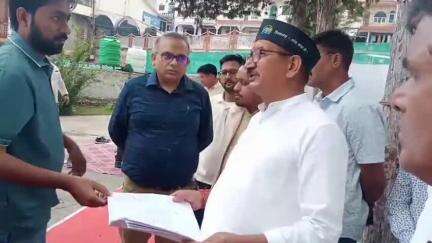 टिहरी: 1.84 करोड़ की लागत से जिर्णोद्धार होने वाले सुमन पार्क नई टिहरी का विधायक किशोर उपाध्याय एवं डीएम ने किया भूमि पूजन