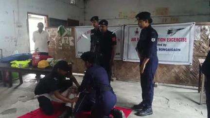 বঙাইগাঁও ভাগ: যুদ্ধৰ সময়ত ল'বলগীয়া সাৱধানতাৰ বাবে দোলাইগাঁৱত পৌৰসভা আৰু চিভিল ডিফেন্সৰ উদ্যোগত মকড্ৰিল অনুষ্ঠিত #OperationSindoor