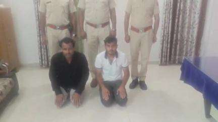 हिण्डौन: सदर थाना पुलिस ने सिंघान मीणा में कुएं में मिले युवक की हत्या के 2 आरोपियों को महवा बस स्टैंड से किया गिरफ्तार