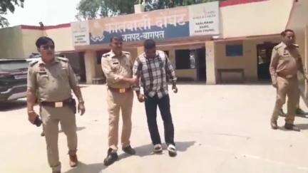 बड़ौत: नंगला कनवाड़ा निवासी आरोपी को पाकिस्तान समर्थित पोस्ट व पिस्टल के साथ किया गिरफ्तार, भारत माता की जय के लगाए नारे