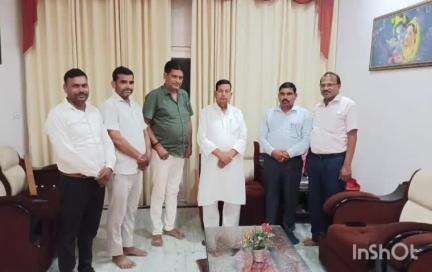 संडीला: विधायक की चेतावनी के बाद रेल प्रशासन ने उन्नाव-बालामऊ लाइन पर स्थित गेट नंबर 96 ए को बंद नहीं करने का आश्वासन दिया