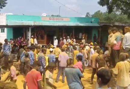 ಬಾದಾಮಿ: ಮತ್ತಿಕಟ್ಟಿ ಕಡಪಟ್ಟಿ ಎಸ್ ಕೆ ಗ್ರಾಮದಲ್ಲಿ ಸಾವಿರಾರುವಭಕ್ತರ ನಡುವೆ ಜರುಗಿದ ಗ್ರಾಮ ದೇವತೆ ಜಾತ್ರಾ ಮಹೋತ್ಸವ