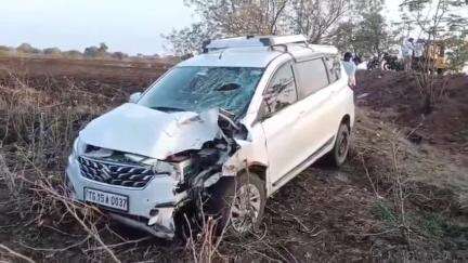ఆందోల్: రాయకోడ్‌ మండలం కప్పాడు సమీపంలో బైక్‌ను ఢీకొట్టిన కారు, తల్లీకొడుకులకు తీవ్ర గాయాలు, ఆస్పత్రికి తరలింపు