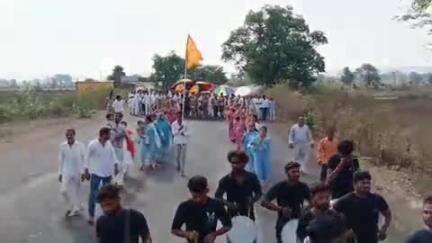 जबेरा: निर्यापक मुनि सुधा सागर जी महाराज का सिंग्रामपुर में हुआ मंगल प्रवेश, शाम को शंका समाधान का आयोजन