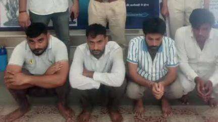झुंझुनू: झुंझुनू में एजीटीएफ टीम और सुल्ताना पुलिस ने संयुक्त कार्रवाई कर जुआ खेलते चार आरोपियों को किया गिरफ्तार