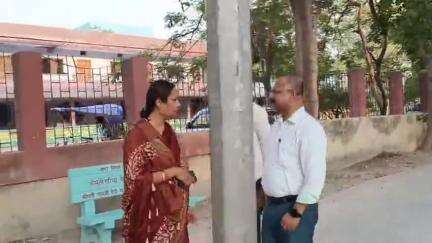 बेतिया: शहीद पार्क, महाराजा पुस्तकालय, दुर्गा बाग, एमजेके कॉलेज में आराम बेंच लगाने का काम पूरा हो गया