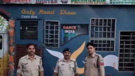 देवास: केला देवी रोड पर तेज आवाज में डीजे बजाने पर औद्योगिक थाना पुलिस ने की कार्रवाई