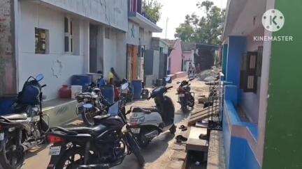 வாணியம்பாடி: வளையாம்பட்டு பகுதியில் வீட்டின் பின்புறம் பூட்டை உடைத்து பீரோவில் இருந்த 20 சவரன் தங்க நகை 14000 ரூபாய் பணத்தை கொள்ளை அடித்து சென்ற மர்ம நபர்கள்