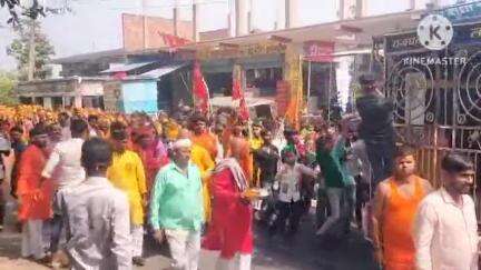 थरथरी: पुरन्दरपुर गांव में मनोकामना शिव मंदिर में कलश यात्रा निकाली गई