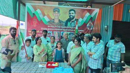 శింగనమల: నార్పల మండల కేంద్రంలో ఆపరేషన్ సింధూర్ ప్రాణాలు కోల్పోయిన మురళి నాయక్ కోసం ప్రాణాలు కోల్పోయిన రక్తదాన శిబిరం