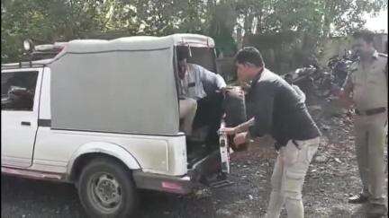 मल्हारगंज: गांधीनगर मेट्रो परियोजना में कार्यरत एक शख़्स ने लगाए 'पाकिस्तान जिंदाबाद' के नारे; हुआ गिरफ़्तार, वीडियो हुआ था वायरल