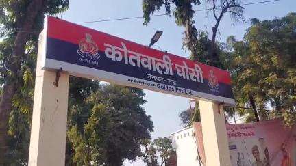 घोसी: जमालपुर विक्कमपुर गांव से गैर-जमानती वारंटी गिरफ्तार, पारिवारिक भरण-पोषण के मामले में लंबे समय से था फरार