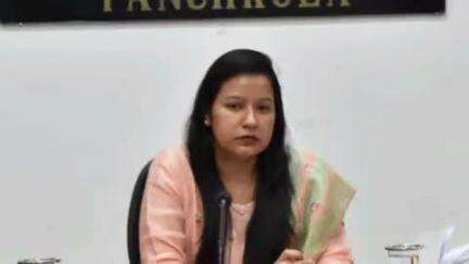बरवाला: आयुक्त और सचिव ने वीडियो कॉन्फ्रेंसिंग के जरिए प्रदेश के सभी डीसी के साथ समाधान शिविरों में लंबित शिकायतों पर बैठक की