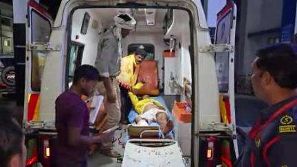 बैतूल नगर: शाहपुर में पिकअप चालक ने बाइक सवार बुजुर्ग को टक्कर मारी, गंभीर घायल जिला अस्पताल में भर्ती