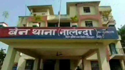 बेन: प्रखंड थाना क्षेत्र के विशु बीघा और लक्ष्मी बीघा गांव से मारपीट मामले में न्यायालय के दो वारंटी गिरफ्तार