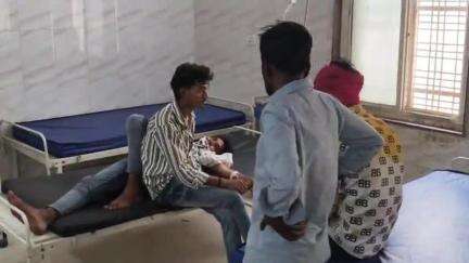 बीना: ग्राम किर्रोद में अनियंत्रित होकर बाइक के फिसलने से मां-बेटा हुए घायल, गंभीर हालत में मां को सागर किया गया रेफर