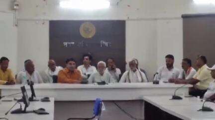 सीहोर नगर: तिरंगा यात्रा निकालने को लेकर नगर पालिका परिषद में बैठक हुई आयोजित, नपा अध्यक्ष व अन्य हुए शामिल