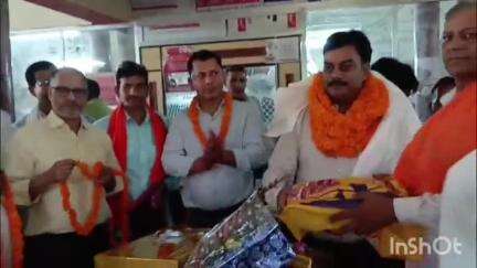 चरपोखरी: पसौर में बैंक मैनेजर की विदाई के अवसर पर सम्मान समारोह का आयोजन किया गया