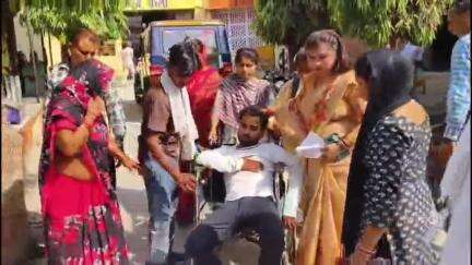 नवाबगंज: नवाबगंज थाना क्षेत्र के ग्राम धोरेरा के युवक को थाने बुलाकर पुलिस ने दी थर्ड डिग्री