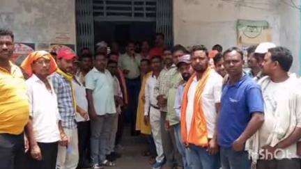 मांडू: केदला उत्खनन परियोजना में लोकल सेल की मांग को लेकर जनता दल यूनाइटेड ने प्रदर्शन किया