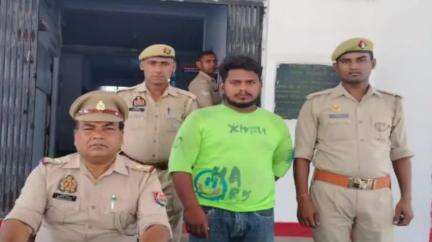 हसनपुर: हसनपुर थाना पुलिस ने डकैती और अन्य धाराओं में फरार आरोपी को गिरफ्तार कर किया चालान