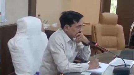 छिंदवाड़ा नगर: कलेक्टर कार्यालय सभाकक्ष में कलेक्टर ने महिला एवं बाल विकास विभाग और स्वास्थ्य विभाग की समीक्षा बैठक की