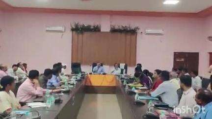 नवागढ़: बेमेतरा जिला पंचायत सभागार में कलेक्टर ने तिरंगा यात्रा के संदर्भ में अधिकारियों की बैठक ली