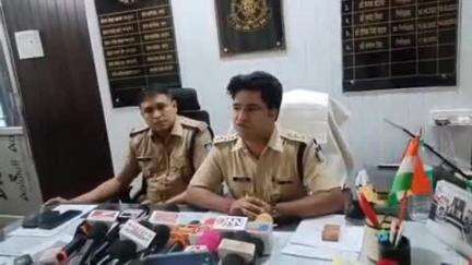 नौगांव: नौगांव थाने में अवैध कट्टा फैक्ट्री का खुलासा, एसडीओपी ने की कार्रवाई
